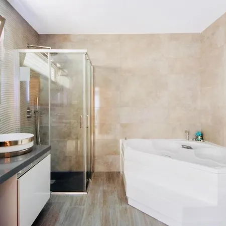 Ria Lounge House Вилла *
