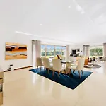Villa Ria Lounge House *
