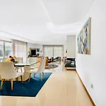 Ria Lounge House