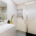 Ria Lounge House