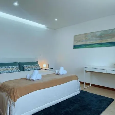 Ria Lounge House Villa *